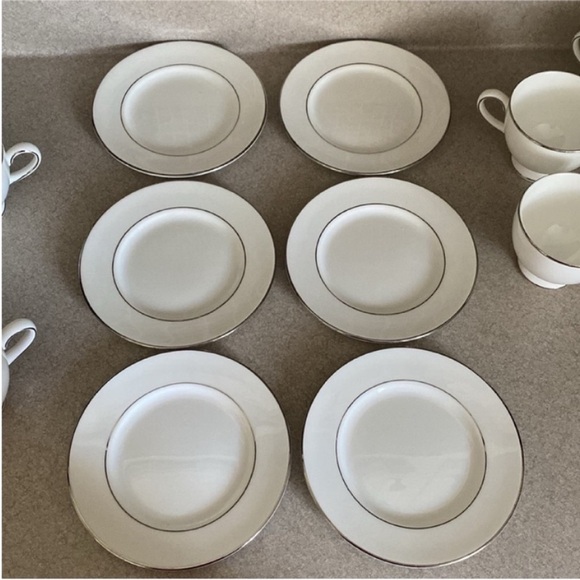 Wedgwood Regal Platinum Bread & Butter Plate and Footed Teacups Cups Set of 6 - Picture 8 of 11